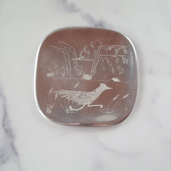 Elizabeth Gardenhire Hand Etched Roadrunner Plate - Picture 9 of 10